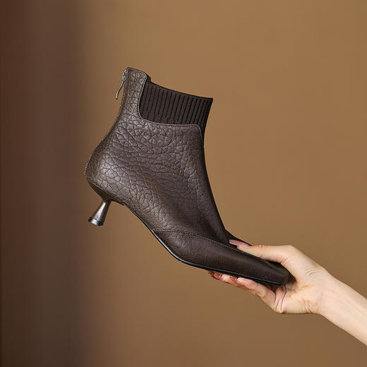 【预售5天】4.5cm牛皮尖头短靴女秋冬棕色切尔西靴子新款细跟弹力瘦瘦靴DMJFG&9558F 商品图0