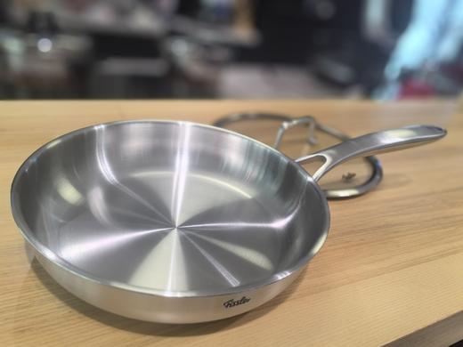 【春上新】10楼菲仕乐   24㎝布达佩斯平底单柄煎锅  吊牌价1180元   活动价 399元 商品图2
