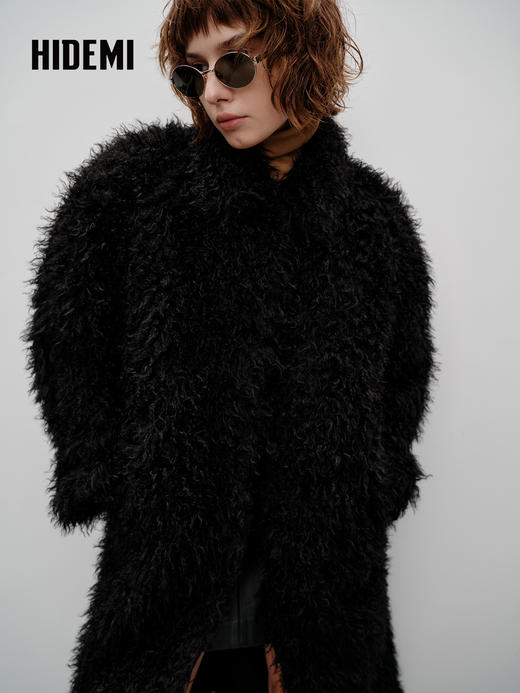 HIDEMI 大秀款进口环保卷毛长毛翻领廓形肩复古感加厚款大衣 商品图10