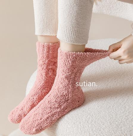 老米优品🎈 温暖单品。5双装！《秋冬不掉绒好品质珊瑚绒袜子》女款加厚中筒袜 地板袜 5双装长筒家居睡眠袜 商品图8