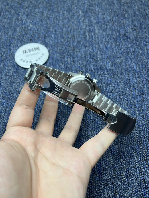 帝舵 3T碧湾计时系列 男士腕表 是一款融合潜水表传统与赛车计时功能的混合型腕表 商品图7