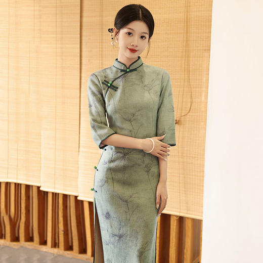 SC17346绿色国风中式长款秋季七分袖旗袍改良年轻款女复古修身收腰春秋装 商品图1