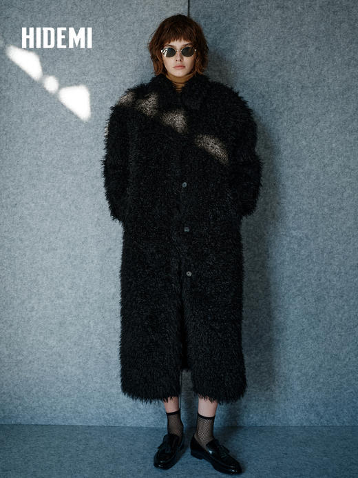 HIDEMI 大秀款进口环保卷毛长毛翻领廓形肩复古感加厚款大衣 商品图5