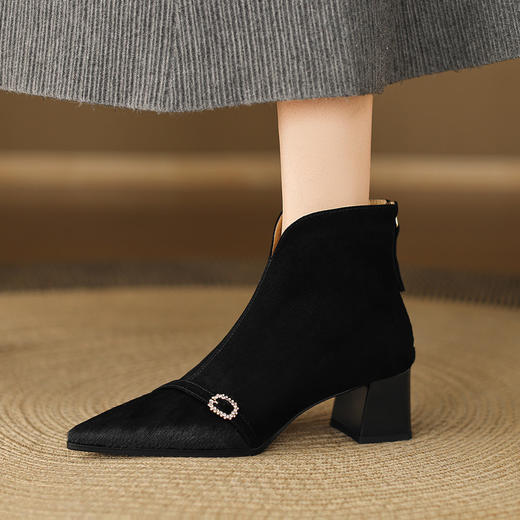 【预售5天】气质粗跟真皮短靴女秋冬新款拼接马丁靴法式尖头瘦瘦靴DS&1918 商品图0