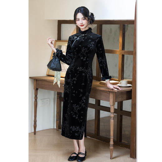 GX烫钻丝绒长款七分袖旗袍2025秋冬新款复古国风修身旗袍 商品图3