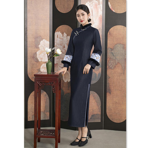 GX现代时尚改良新中式双袖长款纯色牛仔布旗袍2025秋冬新款国风旗袍 商品图2