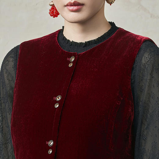 【林栖设计小店】真丝丝绒马甲拼桑蚕丝修身显瘦2025秋冬新款无袖外套女1954009 商品图3