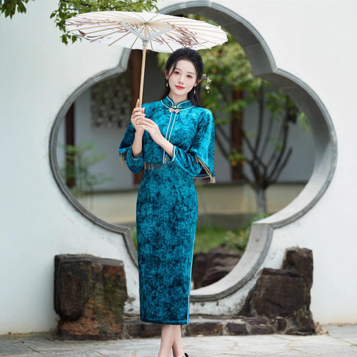 GX丝绒披肩旗袍套装2025秋冬新款时尚改良新中式日常可穿旗袍两件套 商品图3