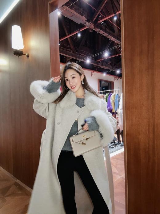 PIANAI冷小姐# 灰色狐狸毛可拆卸大毛领双面呢大衣 商品图3