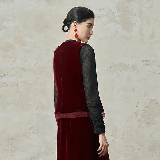 【林栖设计小店】真丝丝绒马甲拼桑蚕丝修身显瘦2025秋冬新款无袖外套女1954009 商品图4