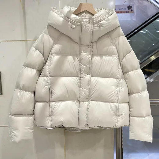 丁摩 大码泡芙羽绒服女冬季短款连帽宽松面包服加厚90白鸭绒保暖外套5ZF-03 商品图0