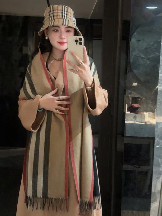 巴宝li条纹流苏装饰双面两用山羊绒围巾 商品图13