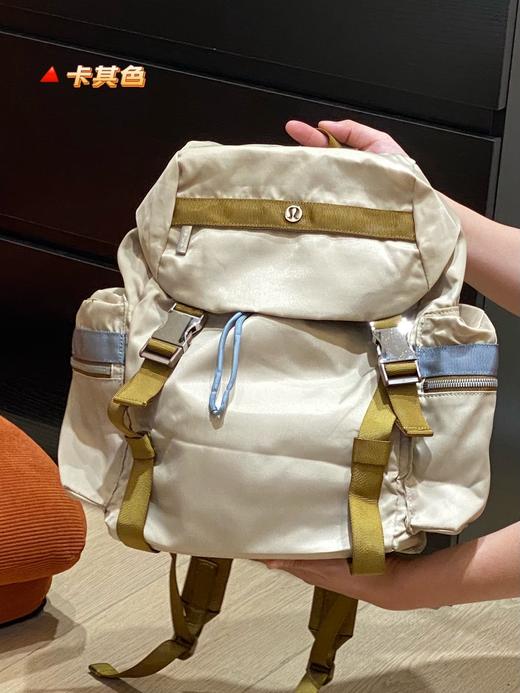 G595时尚又高级断货多口袋王者双肩包 商品图1