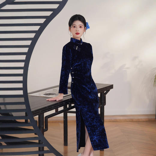 GX老上海复古中国风丝绒压花加绒旗袍2025秋冬新款旗袍裙 商品图2