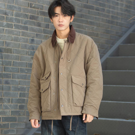 DRONKOO 2025 灯芯绒翻领菱形格绗缝巴恩风短款厚棉服 商品图3