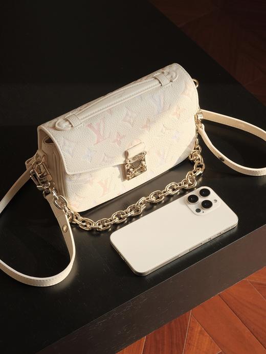 驴家品牌徽标印花水彩渐变效果 梦幻紫白皮邮差 压纹粒面牛皮革 单肩斜挎手提包（JPH） 商品图1