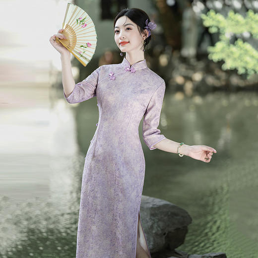 SC21931紫色国风中式长款秋季长袖旗袍改良年轻款2025新款女复古修身收腰 商品图3
