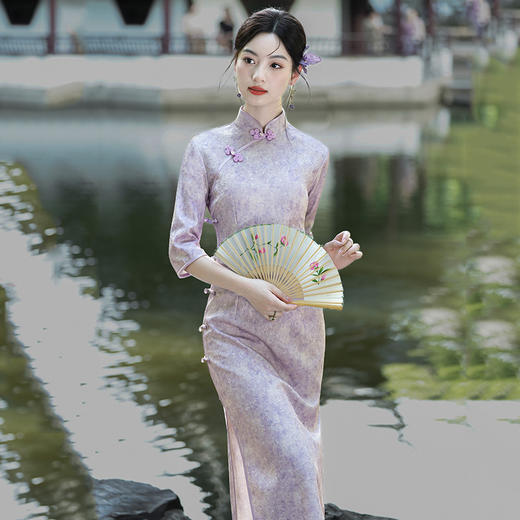 SC21931紫色国风中式长款秋季长袖旗袍改良年轻款2025新款女复古修身收腰 商品图2