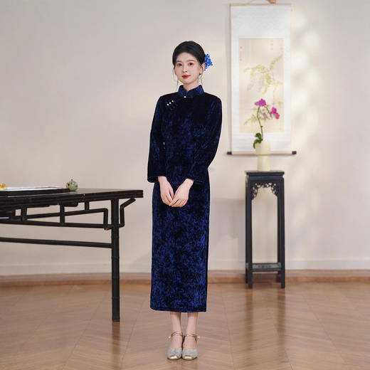 GX老上海复古中国风丝绒压花加绒旗袍2025秋冬新款旗袍裙 商品图0