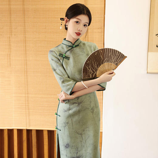 SC17346绿色国风中式长款秋季七分袖旗袍改良年轻款女复古修身收腰春秋装 商品图3
