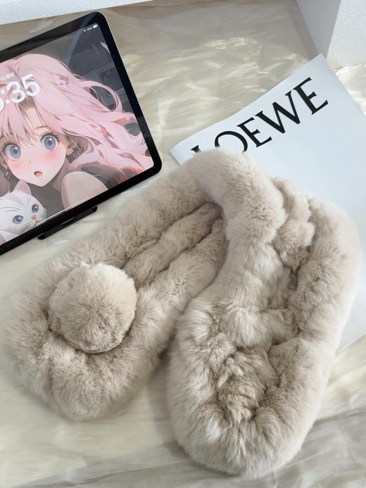 2025年桑坡兔毛围巾素材 连续复团！第N年卖！桑坡真兔毛围巾‼️ 👍给你们找的都是皮毛一体的，真兔毛！ 桑坡是全国有名的皮草中心，别的不多就是各种动物皮毛多‼️ 商品图3