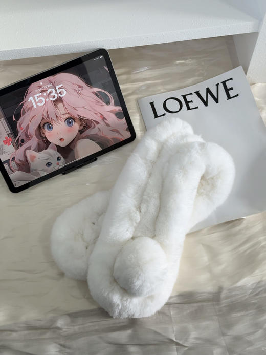 2025年桑坡兔毛围巾素材 连续复团！第N年卖！桑坡真兔毛围巾‼️ 👍给你们找的都是皮毛一体的，真兔毛！ 桑坡是全国有名的皮草中心，别的不多就是各种动物皮毛多‼️ 商品图1