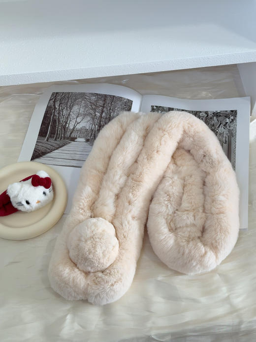 2025年桑坡兔毛围巾素材 连续复团！第N年卖！桑坡真兔毛围巾‼️ 👍给你们找的都是皮毛一体的，真兔毛！ 桑坡是全国有名的皮草中心，别的不多就是各种动物皮毛多‼️ 商品图4