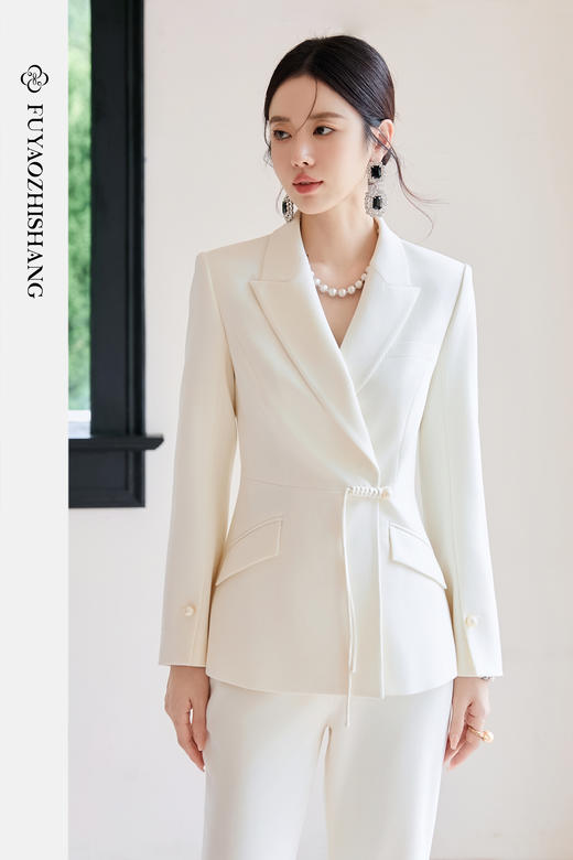 FUYAO扶摇 【知性风】新中式高级感白西装外套女国风盘扣西服正装 商品图5