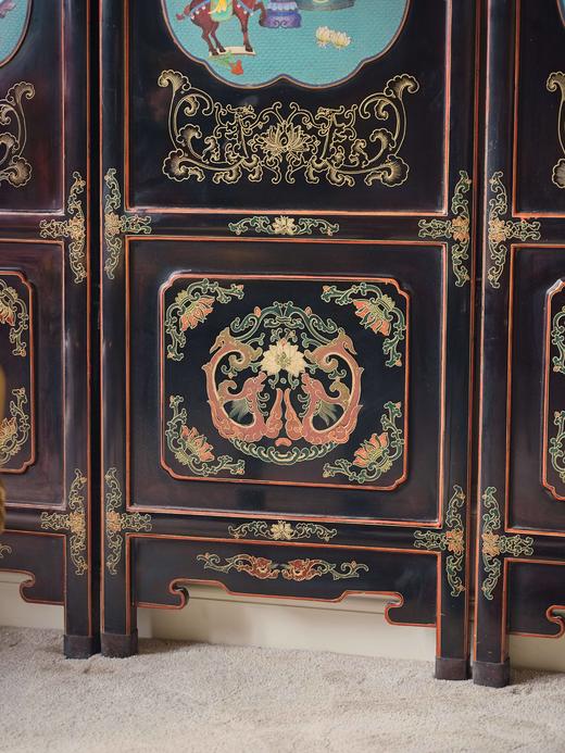 【已售】独角鹿西洋古董20世纪中国出品黑漆木装饰手绘描金嵌清供博古图主题掐丝珐琅六曲屏风 商品图8