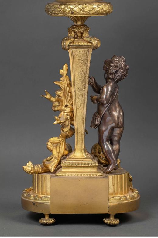 独角鹿西洋古董 19世纪法国出品卷叶纹铜鎏金精雕镶嵌神话人物主题青铜雕像装饰座钟烛台三件套 商品图9