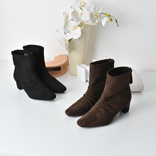 经典鲨2025年冬季专柜新款女小方头后拉链中粗跟加绒时装短靴KW359-558061 商品图3