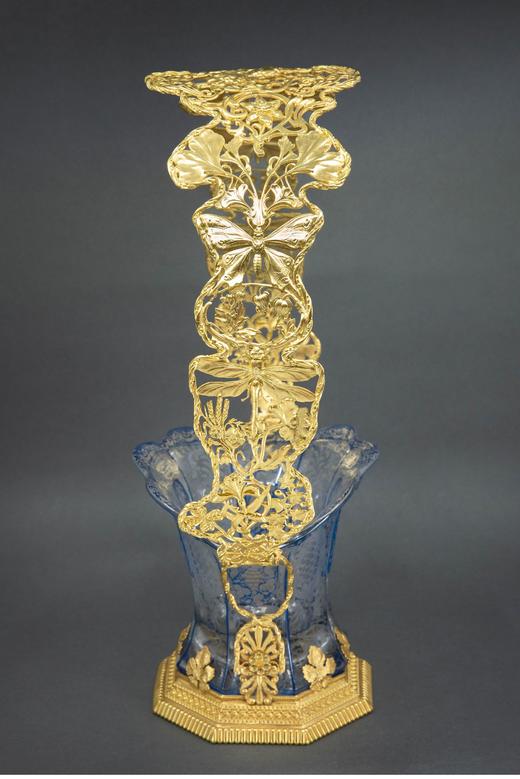 独角鹿西洋古董 19世纪末法国出品新艺术风格昆虫花叶主题铜鎏金精雕装饰蓝色蚀刻水晶花篮 商品图2