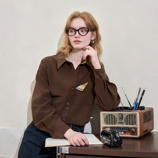 西遇复古灯芯绒衬衫女冬季新款格纹折角口袋设计宽松显瘦外套V3855312 商品图3