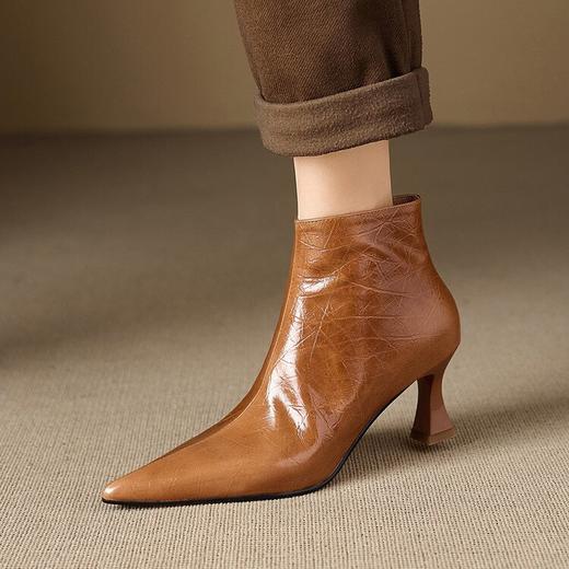 【预售5天】法式复古尖头中跟短靴女秋冬细高跟软牛皮小裸靴性感简约ol时装靴MBJR&5601 商品图0