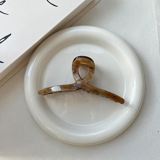 美观实用云石质感八字抓抓夹-纪念日百货门店同款165243730 商品图0