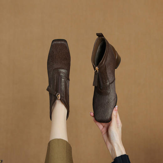 【预售5天】新款马毛拼接裸靴女方头前拉链短靴优雅气质中粗跟舒适时装靴HP&A2615-6 商品图3