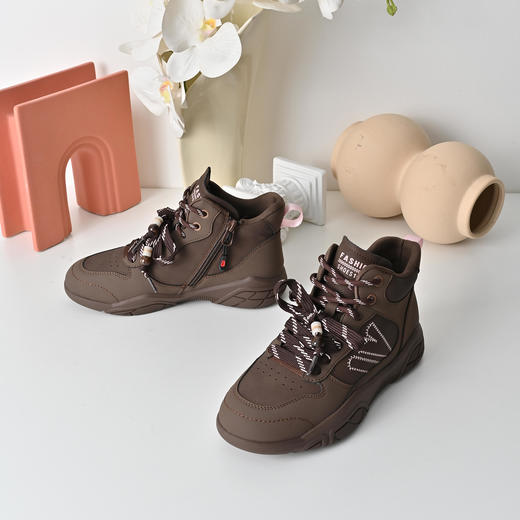 经典鲨2025年冬专柜新品潮流高帮系带舒适平底通勤休闲鞋女KW172-558121 商品图1
