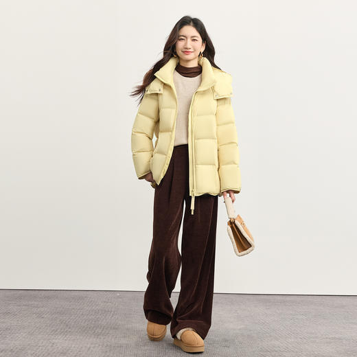 【10/29新品】熙世界云朵空气感奶黄色羽绒服女冬装白鸭绒保暖小个子连帽短外套 商品图3