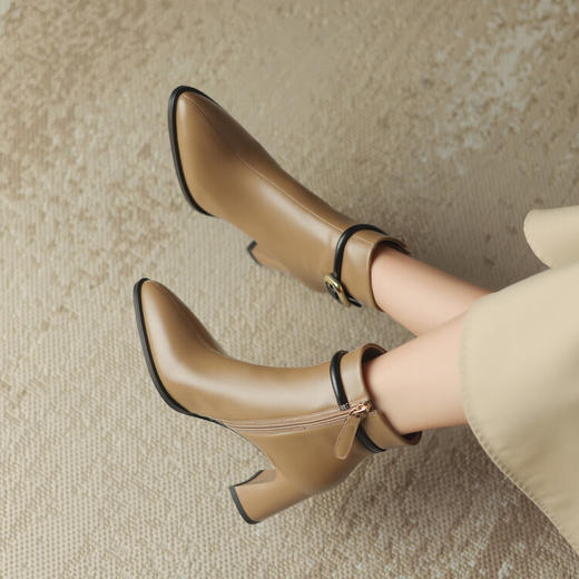 【预售5天】时装靴百搭气质，粗跟牛皮瘦瘦靴HP&A2568 商品图1