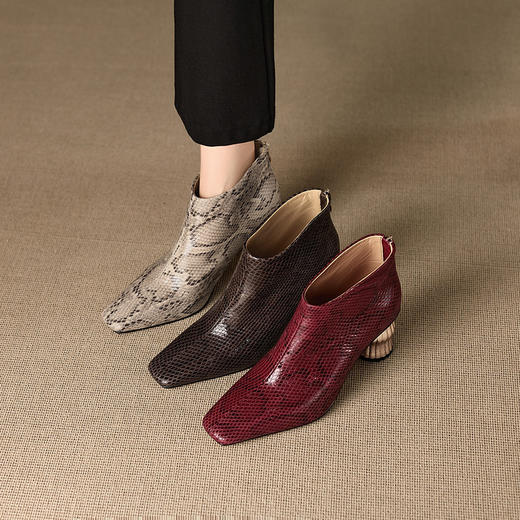 【预售5天】真皮粗跟短靴女秋冬季新款复古高跟单靴时尚百搭蛇纹显瘦女靴MBJR&6978 商品图0