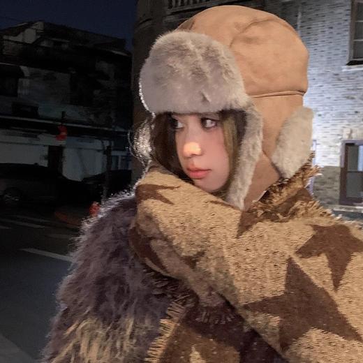 【抵御寒潮❗️麂皮绒雷锋帽】显脸小+护耳双重加厚，柔软麂皮绒材质，触感细腻，亲肤舒适，骑车滑雪防寒全搞定，秋冬季显脸小护耳经典加厚骑车滑雪防寒雷锋帽QQ 商品图1