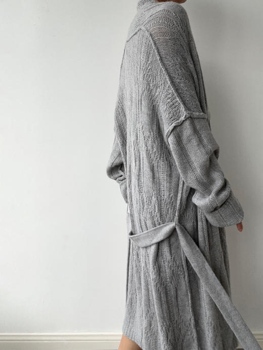 TU｜C05AW24-KW10- 针织绞花中长开衫 [ BK00黑 / GY00灰] 商品图2