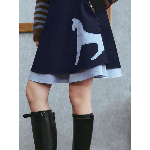 两三事蓝屿拾光2025冬新款格子贴布绣拼布双层裙摆短裙高腰半身裙 商品图3