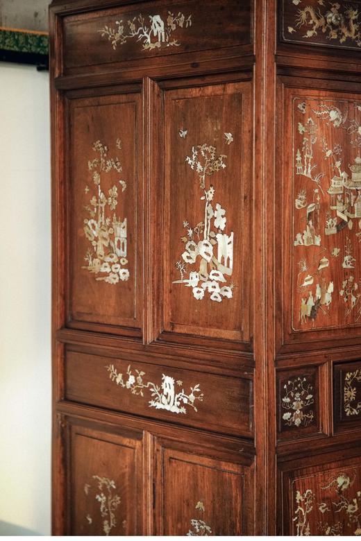 【已售】独角鹿西洋古董 19世纪末亚洲出品传统亭台人物主题螺钿镶嵌边柜 商品图6