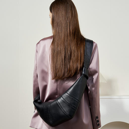 法国小众头层小羊皮可颂包斜跨，慵懒感牛角包真皮单肩斜跨饺子包QSL-2701 商品图0