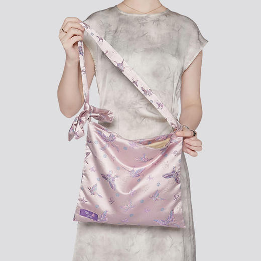 大英博物馆 博物志系列 新中式 蝴蝶提花单肩包-梦幻紫 商品图2