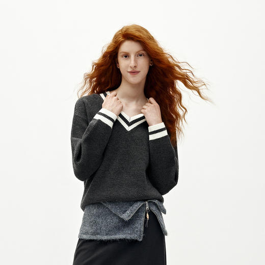 商场同款|森柔森马毛衣女冬撞色V领宽松2025新款叠穿简约文艺毛衫 商品图2