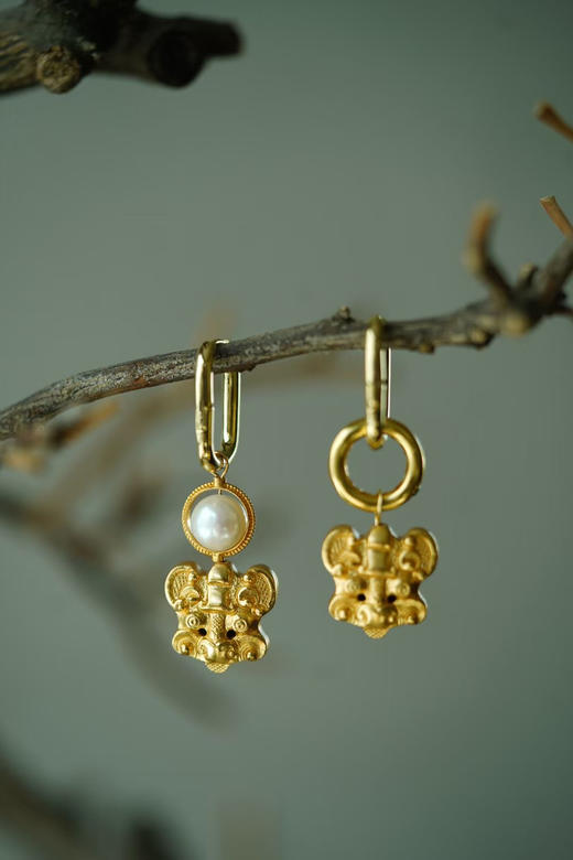 银鎏金瑞兽珍珠耳环 商品图1