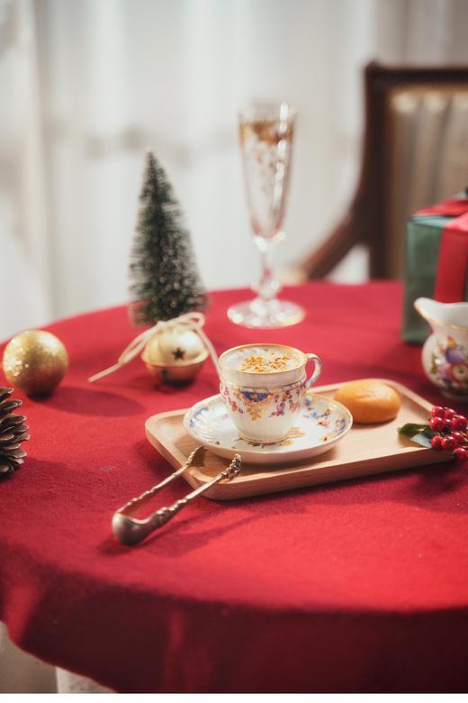 【已售】独角鹿西洋古董 20世纪德国柏林皇家瓷窑KPM出品布雷斯劳皇宫系列主题手绘描金装饰瓷器杯碟一套 商品图0