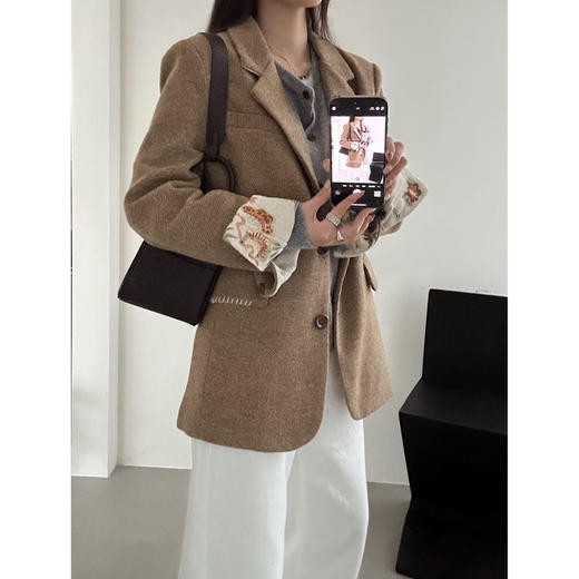 过年停发！大年初十发货！【落日沙丘 毛呢羊毛西装外套】老钱风羊毛呢西装外套 复古提花袖 质感版型佳 商品图4